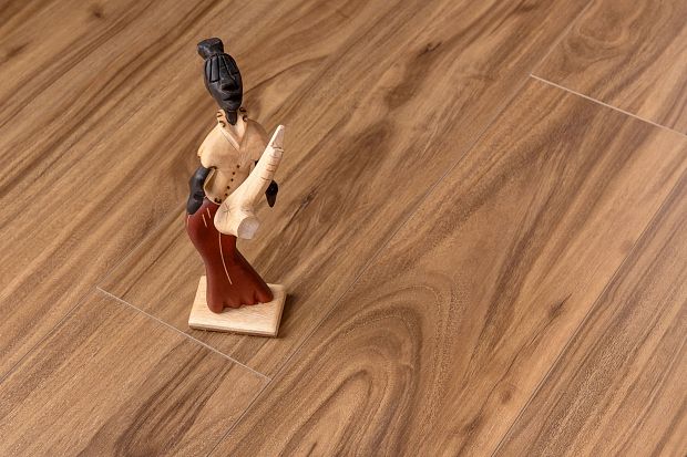 Ламинат Winlerk Comfort Walnut Gurk C906